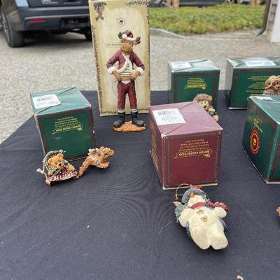 Lot 166 - 18 Boyds Bear Collection w/box and ornements