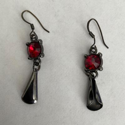 Vintage earrings with Stones.