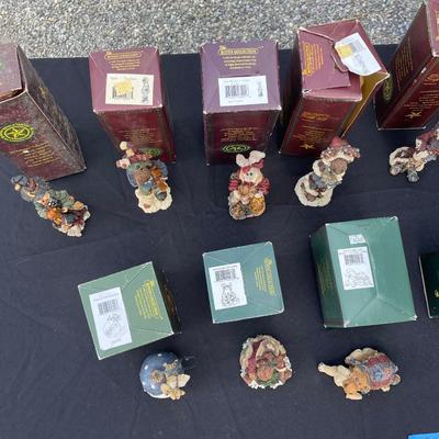 Lot 167 - 16 Boyds Bear Collection with boxes