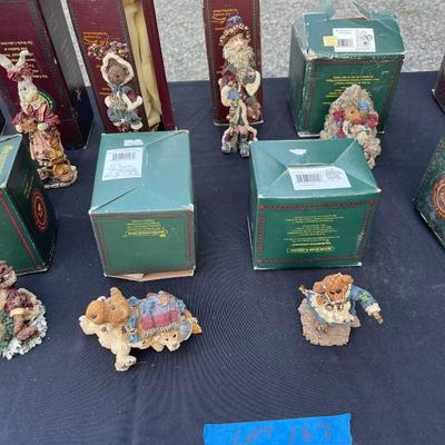 Lot 167 - 16 Boyds Bear Collection with boxes