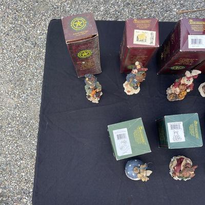 Lot 167 - 16 Boyds Bear Collection with boxes