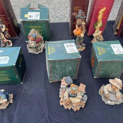 Lot 167 - 16 Boyds Bear Collection with boxes
