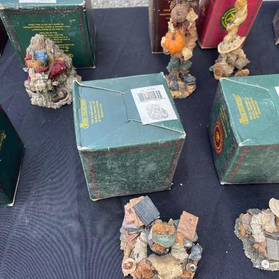 Lot 167 - 16 Boyds Bear Collection with boxes