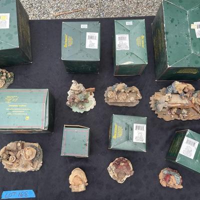 Lot 168 - 12 Boyds Bear Collection with boxes