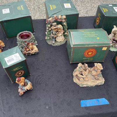 Lot 168 - 12 Boyds Bear Collection with boxes