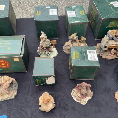 Lot 168 - 12 Boyds Bear Collection with boxes