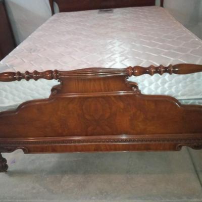 ANTIQUE FOUR POSTER FULL SIZE BED