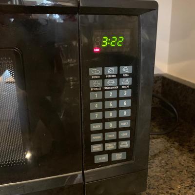 Two Microwaves & a Black & Decker Toaster (K-HS)