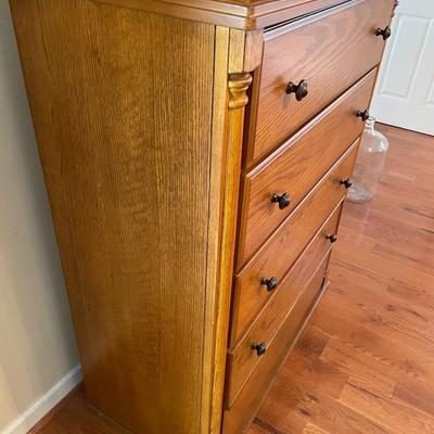 Oak Chest of Drawers - Lot 9