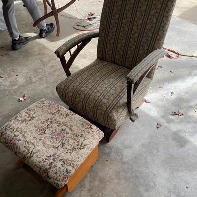Chair with Foot Rest - Lot 19