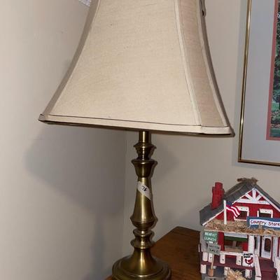 Lamp with shade - Lot 76