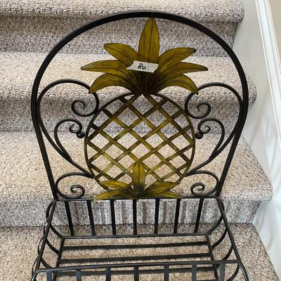Metal Pineapple Wall Hanging Basket - Lot 80