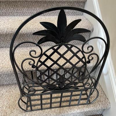 Metal Pineapple Wall Hanging Basket - Lot 80