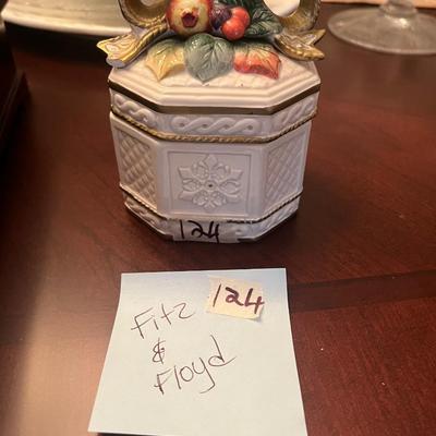 Fitz and Flyod Christmas Tray set - Lot 124
