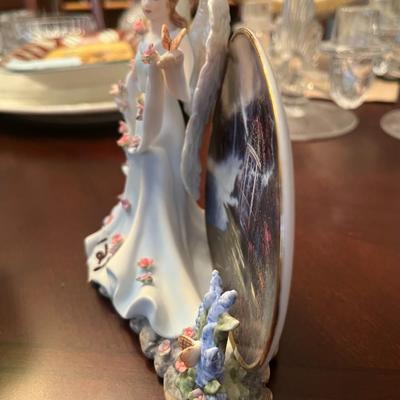 Angel Figurine - Lot 127