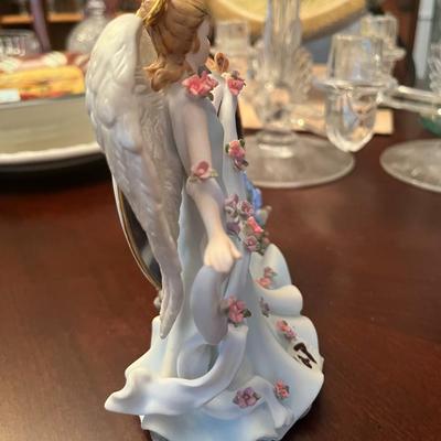 Angel Figurine - Lot 127