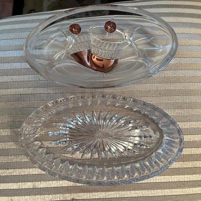 2 Glass Platters - Lot 137