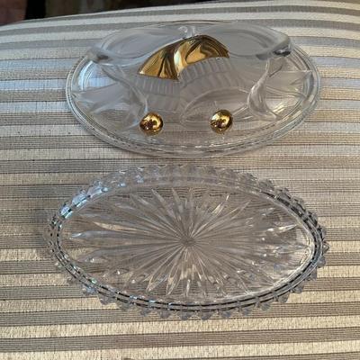 2 Glass Platters - Lot 137