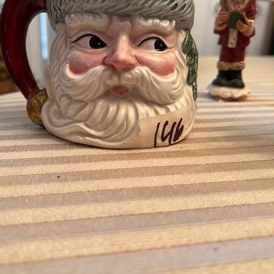 Santa Sugar with Lid and Creamer - Lot 146