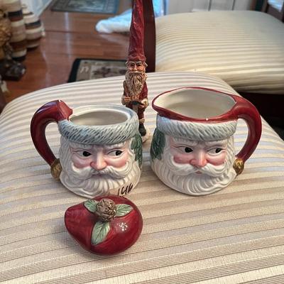 Santa Sugar with Lid and Creamer - Lot 146
