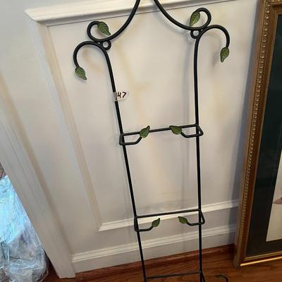 Metal Wall Plate Hanger - Lot 147