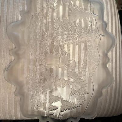 2 Glass Christmas Platters - Lot 148