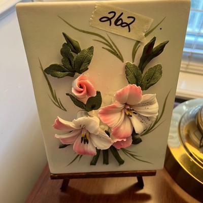 Decorative Plaque with 3D Flowers and Stand - Lot 262