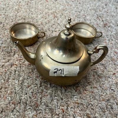 4 Piece Set Tea Pot Lid Bell Sugar Creamer Stacked - Lot 271