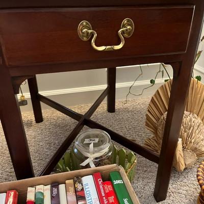 End Table with Drawer - Lot 287
