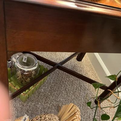 End Table with Drawer - Lot 287