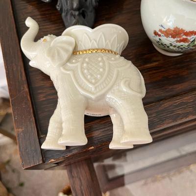 Lenox Elephant Figurine - Lot 304