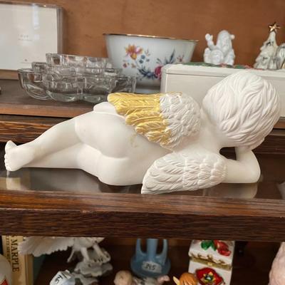 Angel Figurine - Lot 322