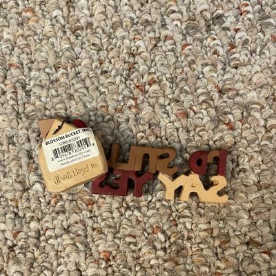 "I'd Still Say Yes" Decor - Lot 332