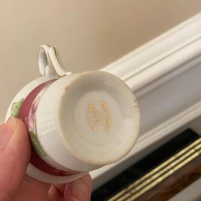 Cup and Saucer set - Lot 371