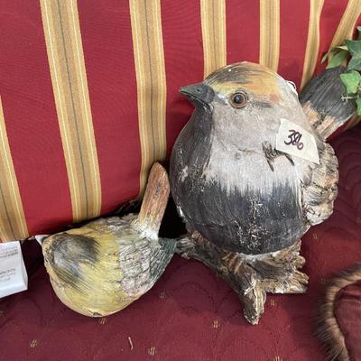 2 Bird Figurines - Lot 386