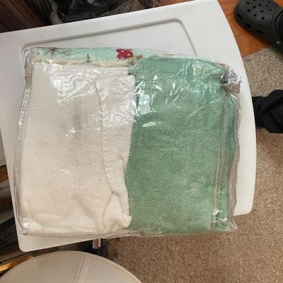 Bag of Towels - Lot 417