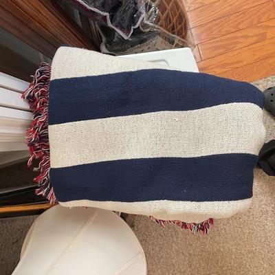 Throw Blanket  - Lot 419