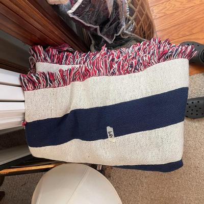 Throw Blanket  - Lot 419