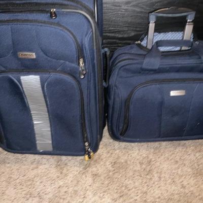 Ricardo Elite Luggage with Rollers