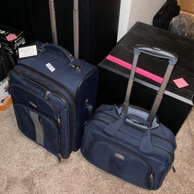 Ricardo Elite Luggage with Rollers
