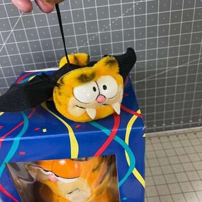 Garfield Stuffies: Limited Edition plus 4 more