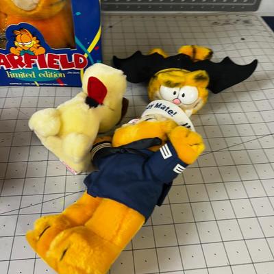 Garfield Stuffies: Limited Edition plus 4 more