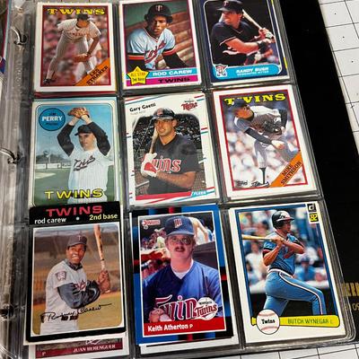3 Ring Binder of Baseball cards from the '60's and 70's