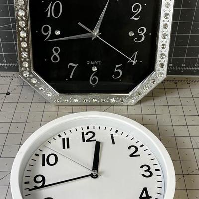 2 Clocks - White and Disco