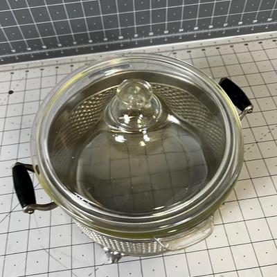 Pyrex 8" Casserole Dish w/lid and Steel Holder.