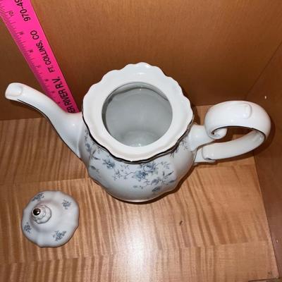 Johann HaviLand Bavaria  Germany Tea pot, with creamer and sugar.