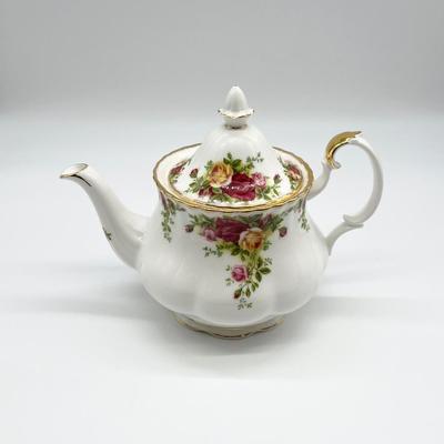 ROYAL ALBERT ~ Bone China ~ â€œOld Country Rosesâ€ ~ Lidded Teapot