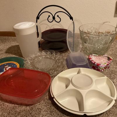 Miscellaneous kitchen.