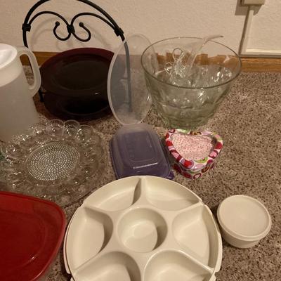 Miscellaneous kitchen.