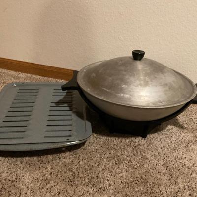 Electric Wok and Broiler Pan.